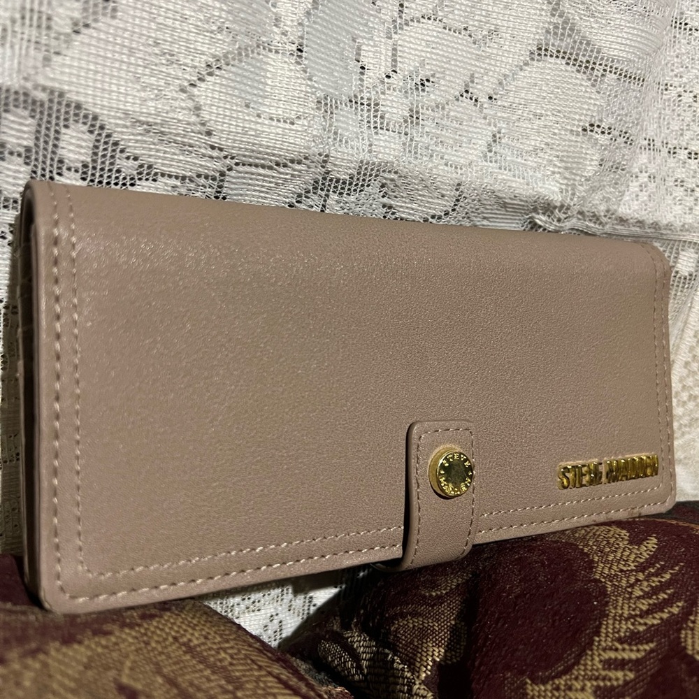 Steve Madden wallet